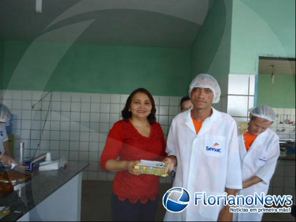 Detentos da Penitenciária de Floriano concluem curso de pizzaiolo oferecido pelo SESC/SENAC.(Imagem:FlorianoNews)