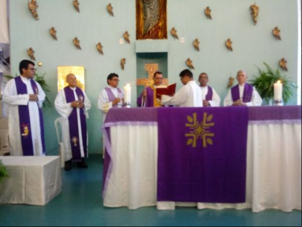 Dom Edivalter celebra missa do primeiro domingo do Advento em Floriano.(Imagem:FlorianoNews)