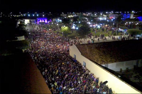 Procissão de Bom Jesus dos os reúne 30 mil fiéis em Oeiras.(Imagem:Jhonantan Henrique)