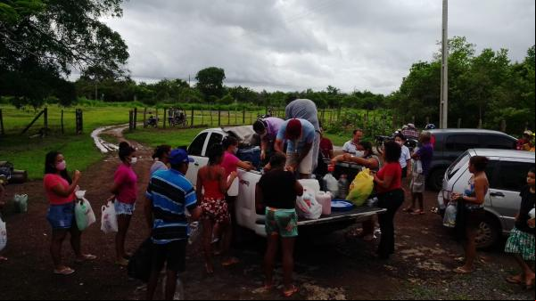 Produtos de limpeza são doados à moradores da zona rural de Floriano(Imagem:FlorianoNews)