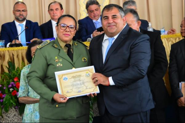 Sessão Solene concede títulos de cidadania em homenagem aos 126 anos de Floriano(Imagem:CMF)