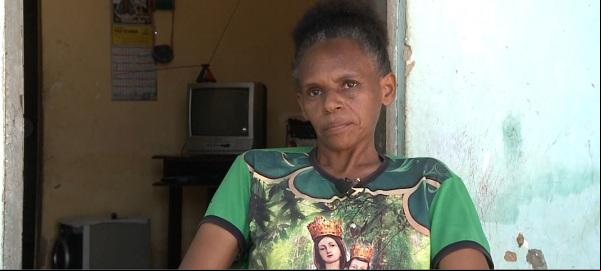 Silmara vive em uma casa de quatro cômodos com os três filhos.(Imagem:Prato Cheio/Rede Clube)