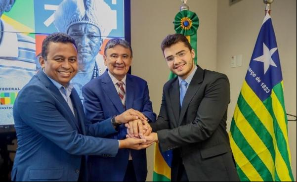 Deputado federal Dr. Francisco Costa, ministro da Agricultura, Pecuária e Abastecimento, Wellington Dias, e o superintendente do INCRA-Piauí, Ícaro Carvalho.(Imagem:Reprodução/Instagram)