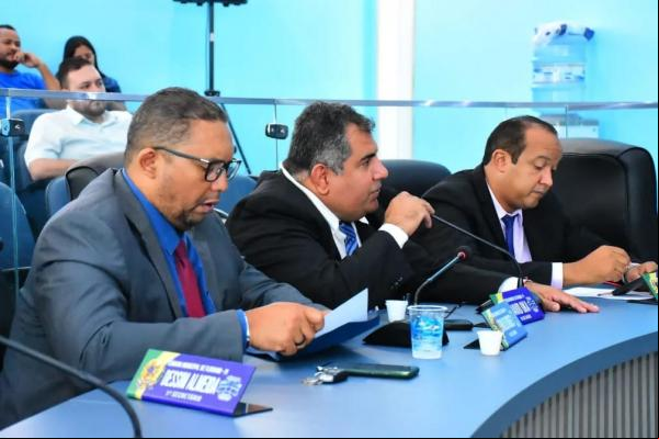 Câmara Municipal de Floriano deve votar importantes projetos até o final do ano.(Imagem:CMF)