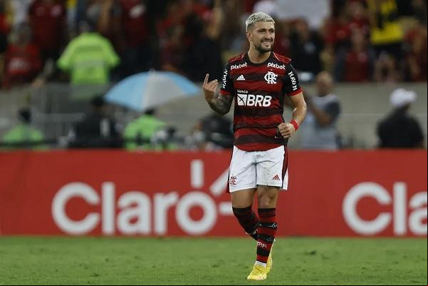 Arrascaeta comemora gol do Flamengo sobre o São Paulo.(Imagem:Wagner Meier/Getty Images )