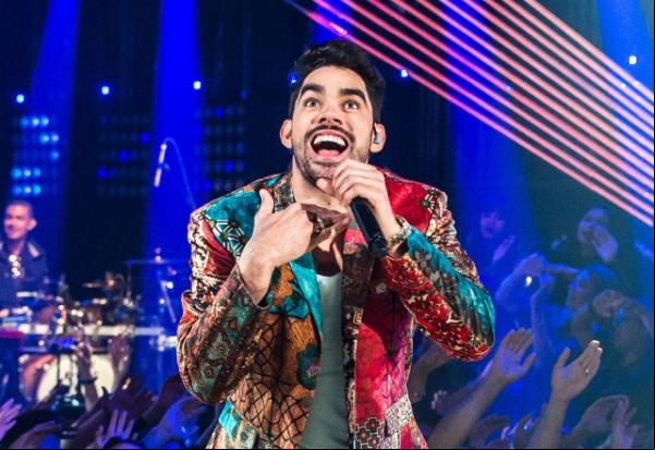 Gabriel Diniz canta em gravação do programa