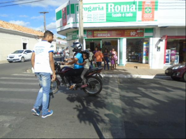 Reportagem flagra desrespeito a pedestres no trânsito de Floriano.(Imagem:FlorianoNews)