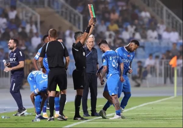 Neymar entra no lugar de Michael em sua estreia pelo Al-Hilal.(Imagem:Ahmed Yosri/Reuters)