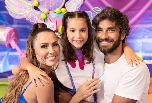 Deborah Secco, Maria Flor e Hugo Moura(Imagem:Reprodução/Instagram)
