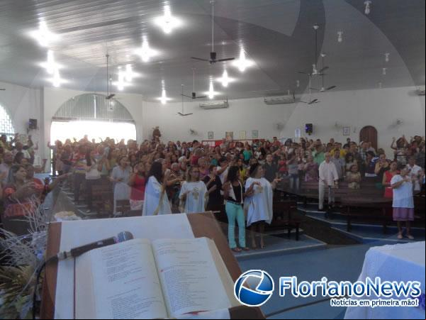 Igrejas de Floriano realizaram missas em homenagem ao Dia das Mães. (Imagem:FlorianoNews)
