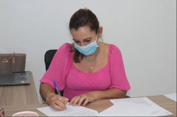 Prefeita de Barão de Grajaú assina termo do Programa Vale Gás(Imagem:Reprodução)