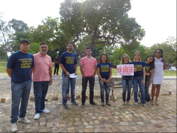 Servidores técnico-istrativos em educação da UFPI continuam em greve em Floriano.(Imagem:FlorianoNews)