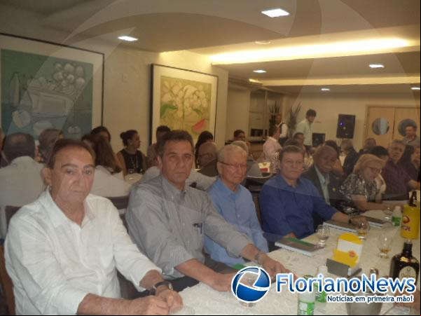 Luiz Gonzaga reúne amigos em lançamento de livro em Floriano.(Imagem:FlorianoNews)