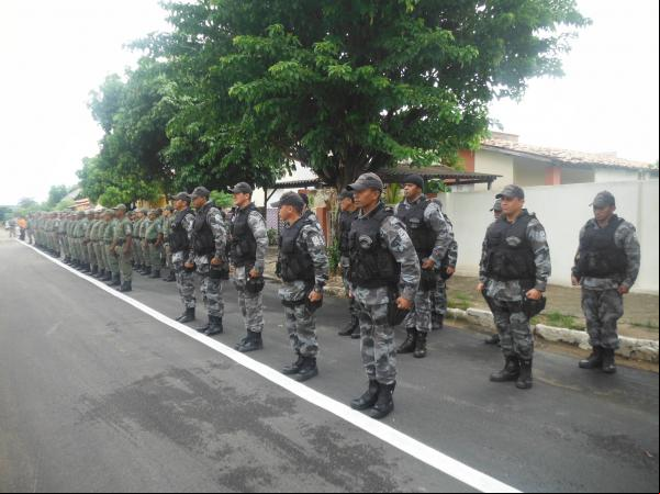 Polícia Militar realizou formatura e prestou homenagens em Floriano.(Imagem:FlorianoNews)