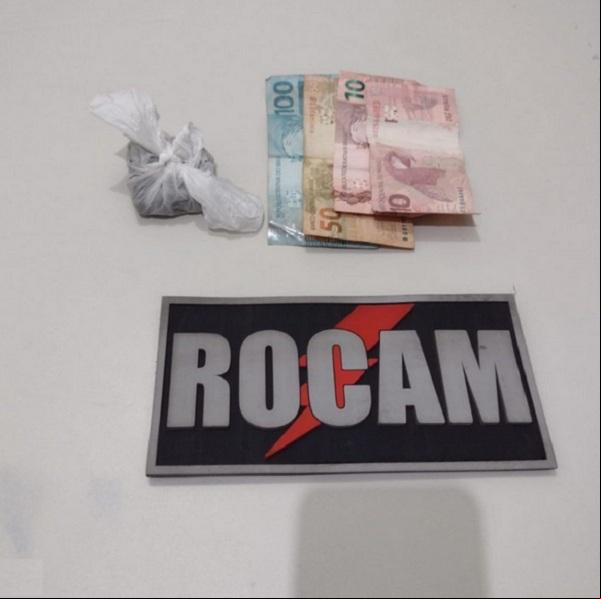Menor é capturado pela Polícia Militar com drogas e dinheiro no centro de Floriano.(Imagem:Reprodução/Instagram)