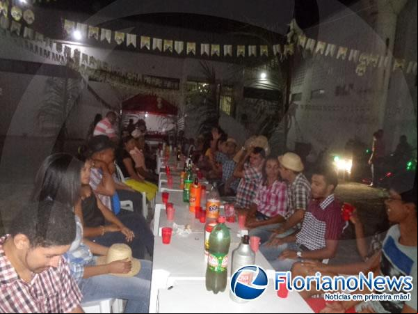 Colaboradores da Cajueiro Motos participam arraiá junino em Floriano.(Imagem:FlorianoNews)