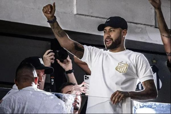 Neymar durante jogo do Santos na Vila Belmiro(Imagem:Raul Baretta/ Santos FC)