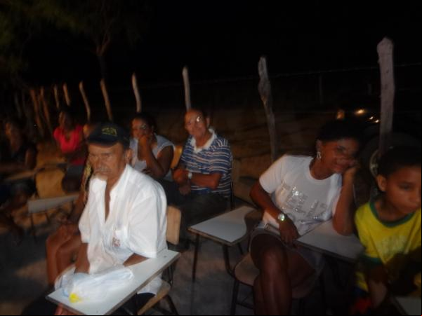 Teatro Itinerante atraiu público na localidade Uíca.(Imagem: FlorianoNews)