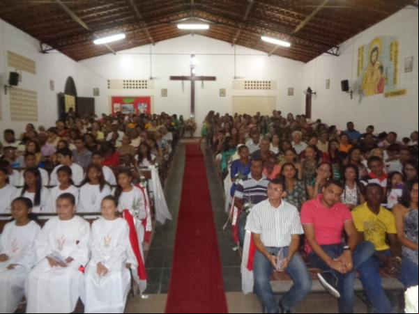 Jovens recebem Sacramentos da Primeira Eucaristia em Floriano.(Imagem:FlorianoNews)