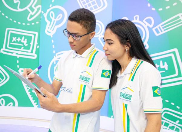 O programa selecionou mil estudantes para a monitoria das disciplinas de Língua Portuguesa e de Matemática em 319 escolas da Rede Pública Estadual.(Imagem:Divulgação)