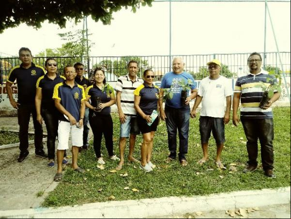 Rotary Clube realiza plantio de mudas de árvores na AABB de Floriano.(Imagem:FlorianoNews)