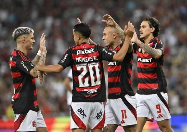 Varela, Matheus Gonçalves, Cebolinha e Pedro em Flamengo x Botafogo-PB.(Imagem:André Durão)