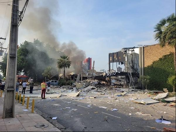 Explosão atinge restaurante em Teresina.(Imagem:Reinaldo Junior)