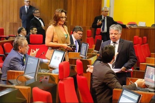 Relatório do TCE repercute na Assembleia e Sefaz envia nota de esclarecimento.(Imagem:florianonews.piauiconectado.com)