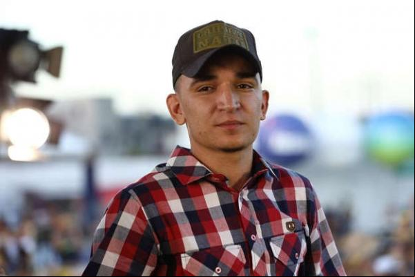 Acontece que, no ado, o artista havia se declarado para a ex-Bom Dia & Cia e brincou sobre isso nas redes sociais. ?Quando eu fui responder, vi que tinha uma mensagem muito ant(Imagem:Reprodução)