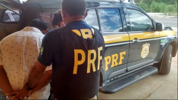 Suspeitos presos por estelionato em Floriano.(Imagem:Divulgação/PRF)