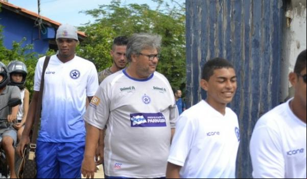 Jogadores do Tubarão fazem foto(Imagem:Didupaparazzo)