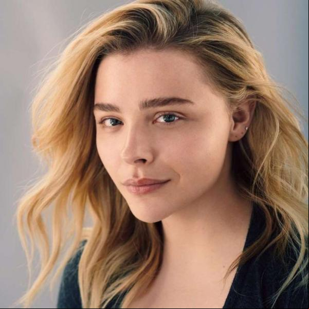 Chloe Moretz vai estrelar sci-fi do roteirista do novo Batman(Imagem:Reprodução)