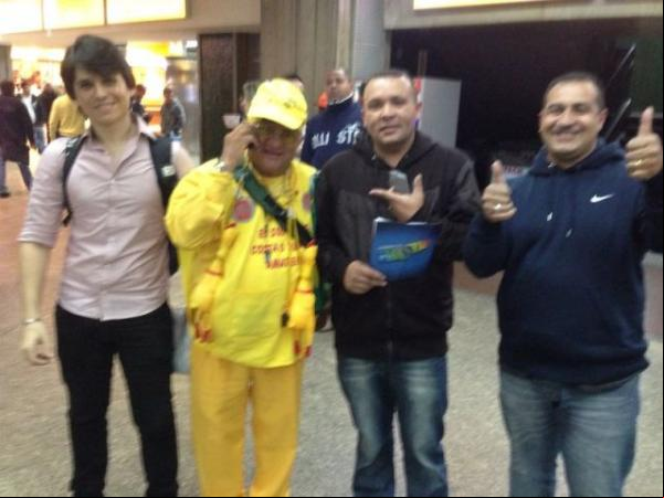 Repórter Amarelinho chega ao estúdio da Rede Globo(Imagem:FlorianoNews)