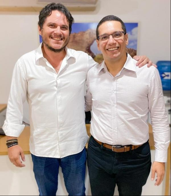 Vereador Carlos Eduardo e o secretário de meio ambiente, Daniel Oliveira(Imagem:Reprodução)