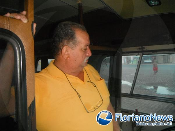 Ônibus de transporte escolar sofre ato de vandalismo em Floriano.(Imagem:FlorianoNews)