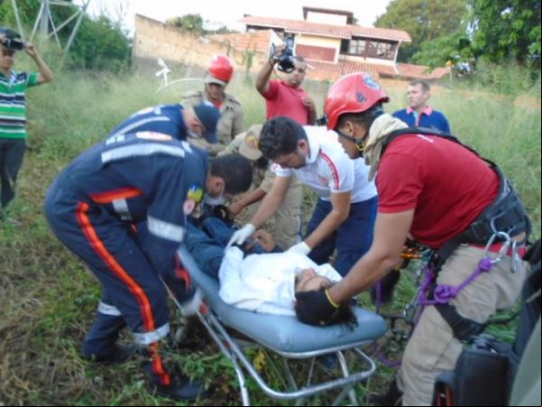 Serviço de Atendimento Móvel de Urgência (SAMU) atendendo Pedro Nunes(Imagem:Floriano News)