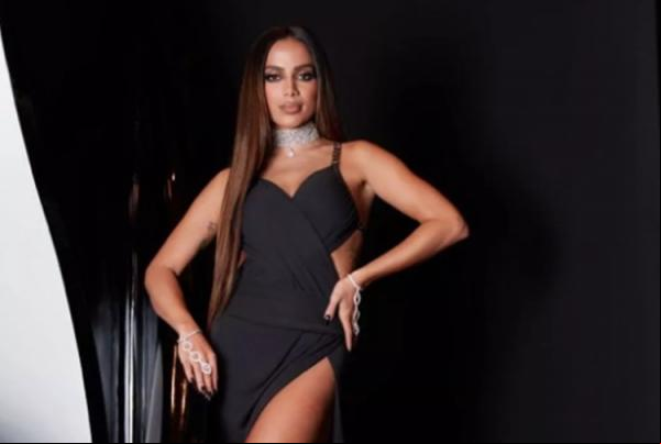 Anitta revela que é a única famosa brasileira a fazer sucesso fora do país(Imagem:Reprodução)