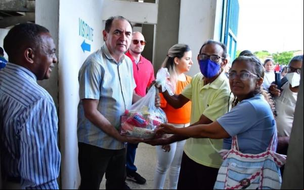 Prefeitura de Floriano distribui 5.000 cestas básicas para famílias da zona urbana.(Imagem:Reprodução/Instagram)