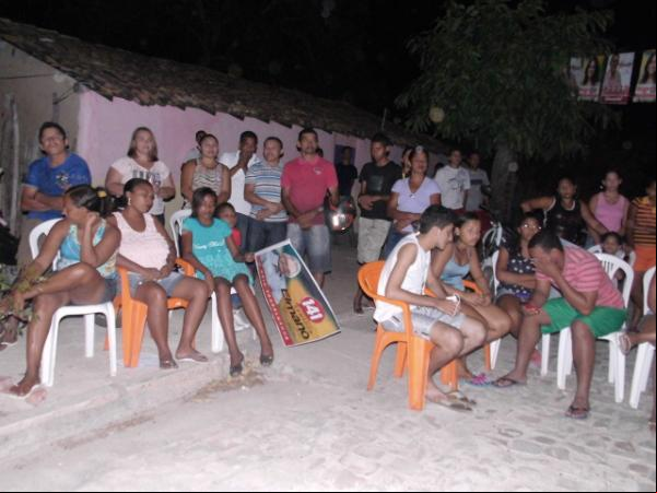 Oscar Procópio realiza palestra no bairro Taboca, em Floriano.(Imagem:Assessoria de Comunicação)