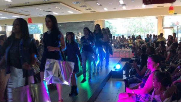 Lançamento da coleção verão 2018 Paraíba Fashion Day é realizado em Floriano.(Imagem:FlorianoNews)