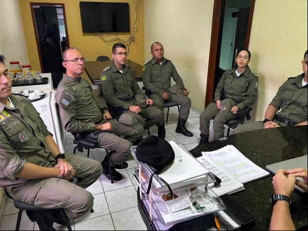 Comandante do 3º BPM realiza reunião com aspirantes a oficiais em estágio(Imagem:Divulgação/PM)