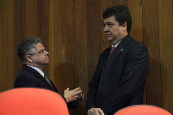 Nerinho promete reapresentar proposta que destina recursos de emendas a artistas locais.(Imagem:Alepi)