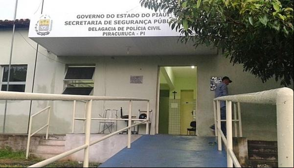 O juiz de direito Stefan Oliveira Ladislau, da Vara Única da Comarca de Piracuruca, recebeu, nessa sexta-feira (25), a denúncia e tornou ré Maria Edna Lima da Silva pelo homicídio(Imagem:Reprodução)