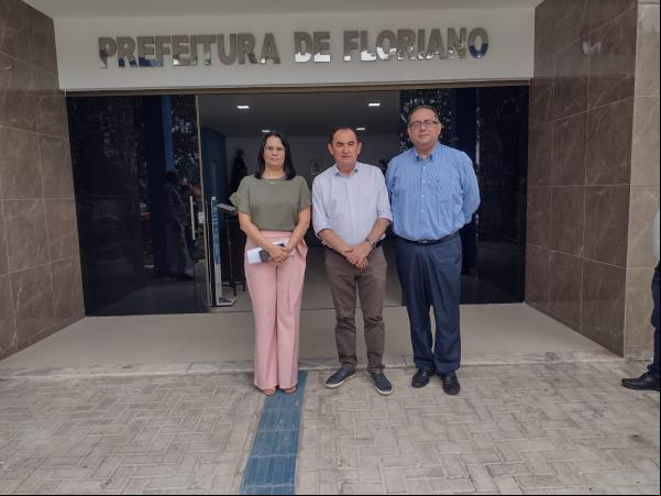Prefeito de Floriano empossa novos secretários municipais(Imagem:FlorianoNews)