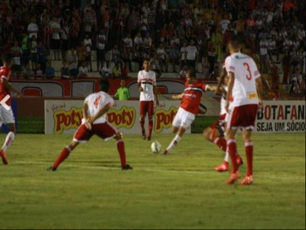 River perde por 3 a 2 e precisa vencer em Teresina para ser campeão da Série D.(Imagem:florianonews.piauiconectado.com)