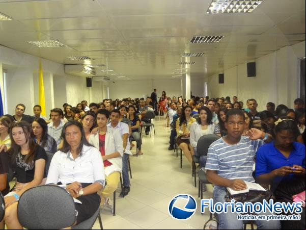 Adventistas florianenses participam de estudo bíblico.(Imagem:FlorianoNews)