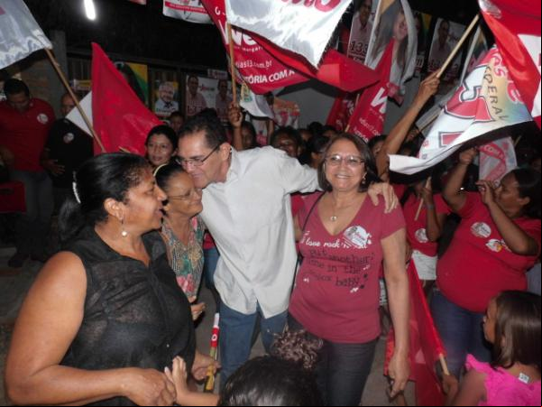 Oscar Procópio realiza palestra no bairro Taboca, em Floriano.(Imagem:Assessoria de Comunicação)
