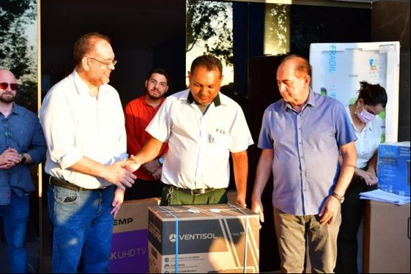 Prefeitura de Floriano entrega prêmios aos ganhadores da campanha IPTU premiado(Imagem:Secom)