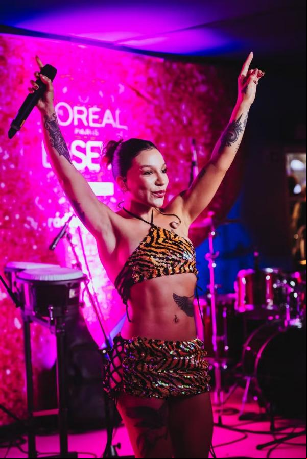 No Camarote Quem, Priscilla eleva o clima com hits de carnaval.(Imagem:Rafael Strabelli/Quem)