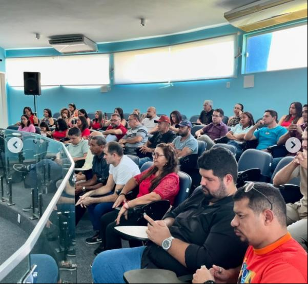 Encontro regional do PT reúne lideranças na Câmara Municipal de Floriano(Imagem:Reprodução/Instagram)
